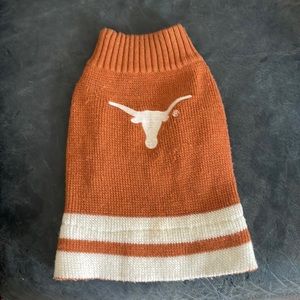 University of Texas Austin knit dog sweater. Size medium best for 15-25 lb dog